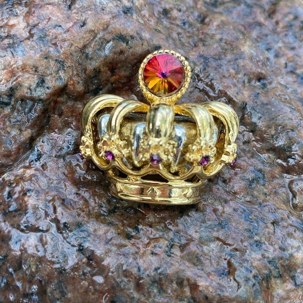 Vintage Gold Tone Princess Crown Brooch Pin Aurora Borealis Rhinestones